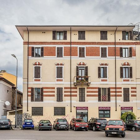 ミラノLife Is Beautiful Design Loft Navigli Romolo, Netflix, Wifi, Ac And Street Parkingアパートメント エクステリア 写真