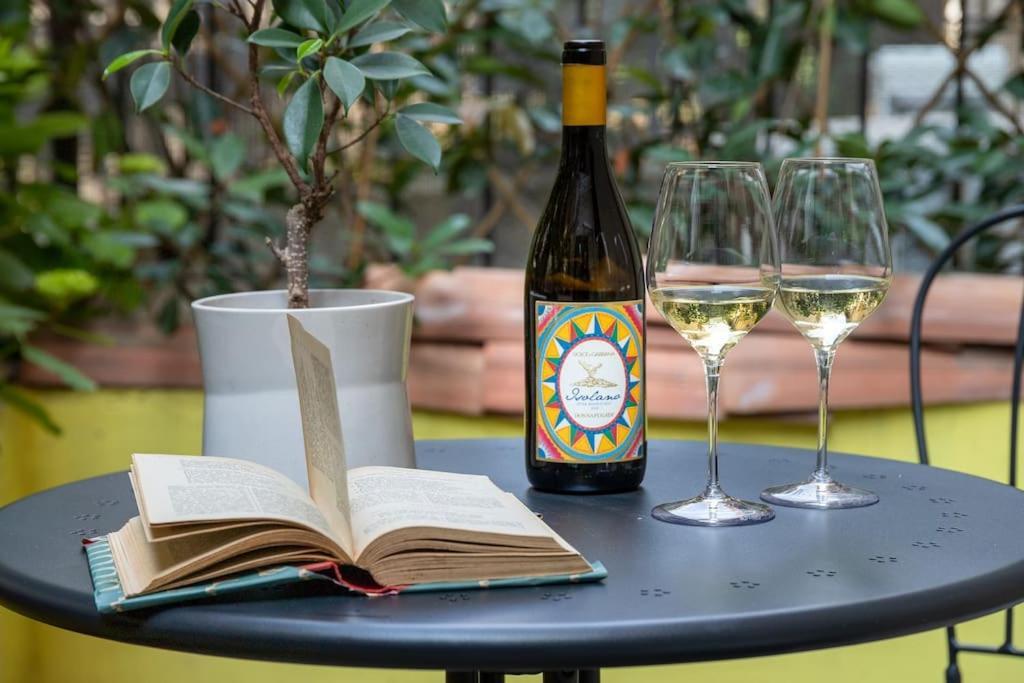 ミラノLife Is Beautiful Design Loft Navigli Romolo, Netflix, Wifi, Ac And Street Parkingアパートメント エクステリア 写真