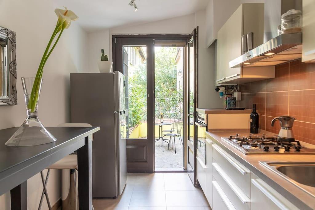 ミラノLife Is Beautiful Design Loft Navigli Romolo, Netflix, Wifi, Ac And Street Parkingアパートメント エクステリア 写真